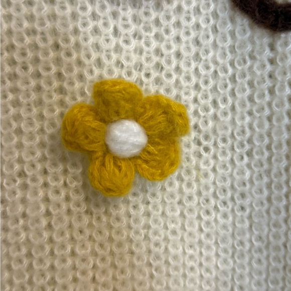 BiBi Fall Delicate‎ Cream Sweater with Flowers Size S but oversized NWOT - Picture 5 of 14